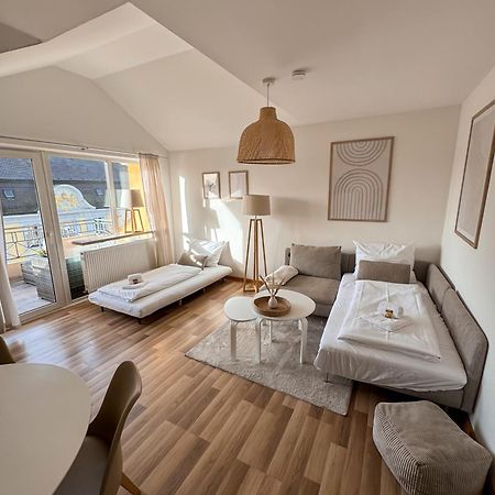C4S Come4Stay Altoetting - 3-Zi Whg I Zentrale Lage I Parkplatz I Balkon I Wifi I Smarttv I 1 Kingsize, 1 Queensize Bett I Office Arbeitsplatz I Wohnbereich Mit Couch Und Essbereich I Voll Ausgestattete Kueche I Nespresso Luaran gambar