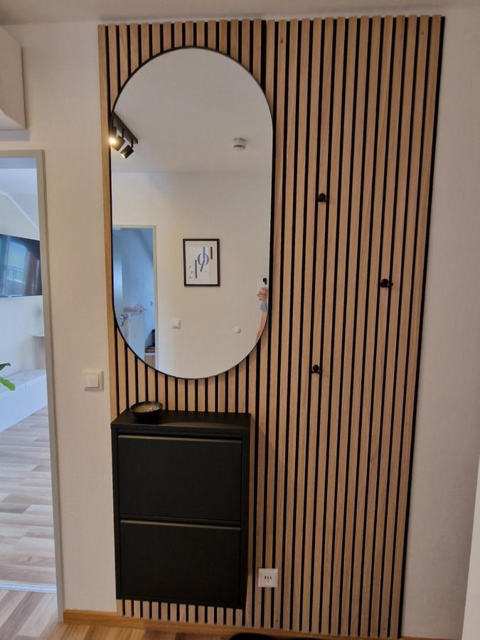 C4S Come4Stay Altoetting - 3-Zi Whg I Zentrale Lage I Parkplatz I Balkon I Wifi I Smarttv I 1 Kingsize, 1 Queensize Bett I Office Arbeitsplatz I Wohnbereich Mit Couch Und Essbereich I Voll Ausgestattete Kueche I Nespresso Luaran gambar